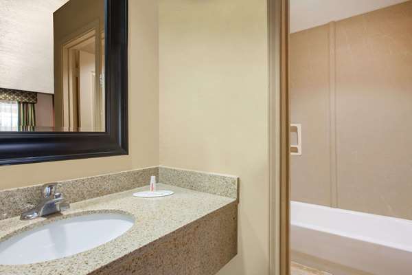  - Days Inn Centerville - I-45, Exit 164