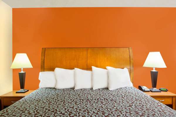  - Days Inn Centerville - I-45, Exit 164