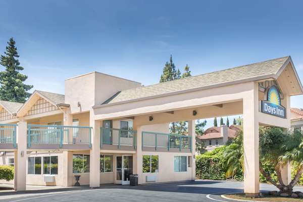 Exterior view - Days Inn Redwood City