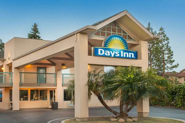 Exterior view - Days Inn Redwood City