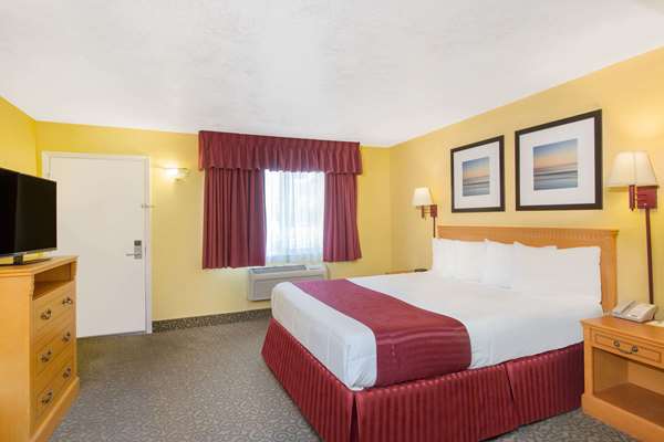  - Days Inn Redwood City