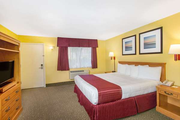  - Days Inn Redwood City