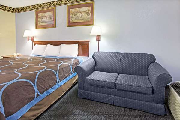  - Super 8 Motel Suwanee - I-85, Exit 111