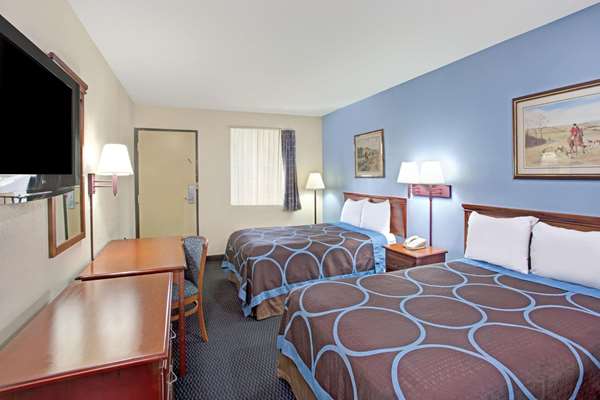  - Super 8 Motel Suwanee - I-85, Exit 111