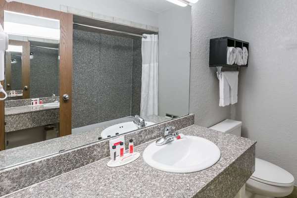  - Ramada Hotel North Airport Oklahoma City