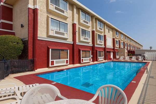 Pool - Ramada Hotel North Airport Oklahoma City