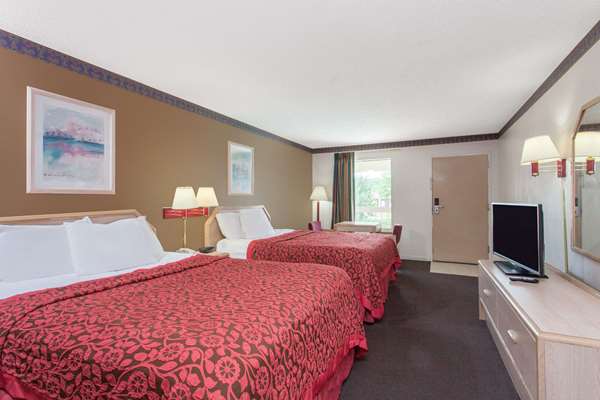 Suite - Days Inn Priceville - I-65, Exit 334