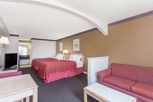 Suite - Days Inn Priceville - I-65, Exit 334