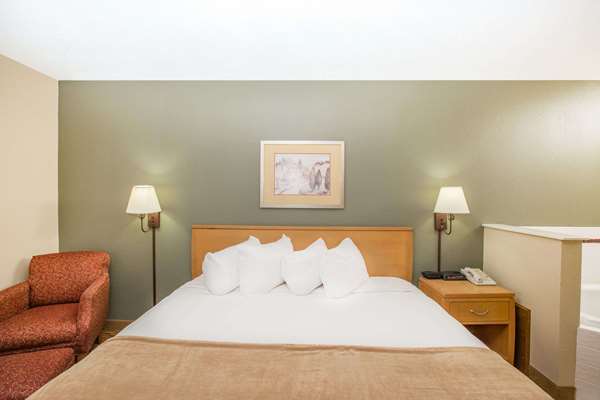  - Ramada Limited Hotel Spirit Lake