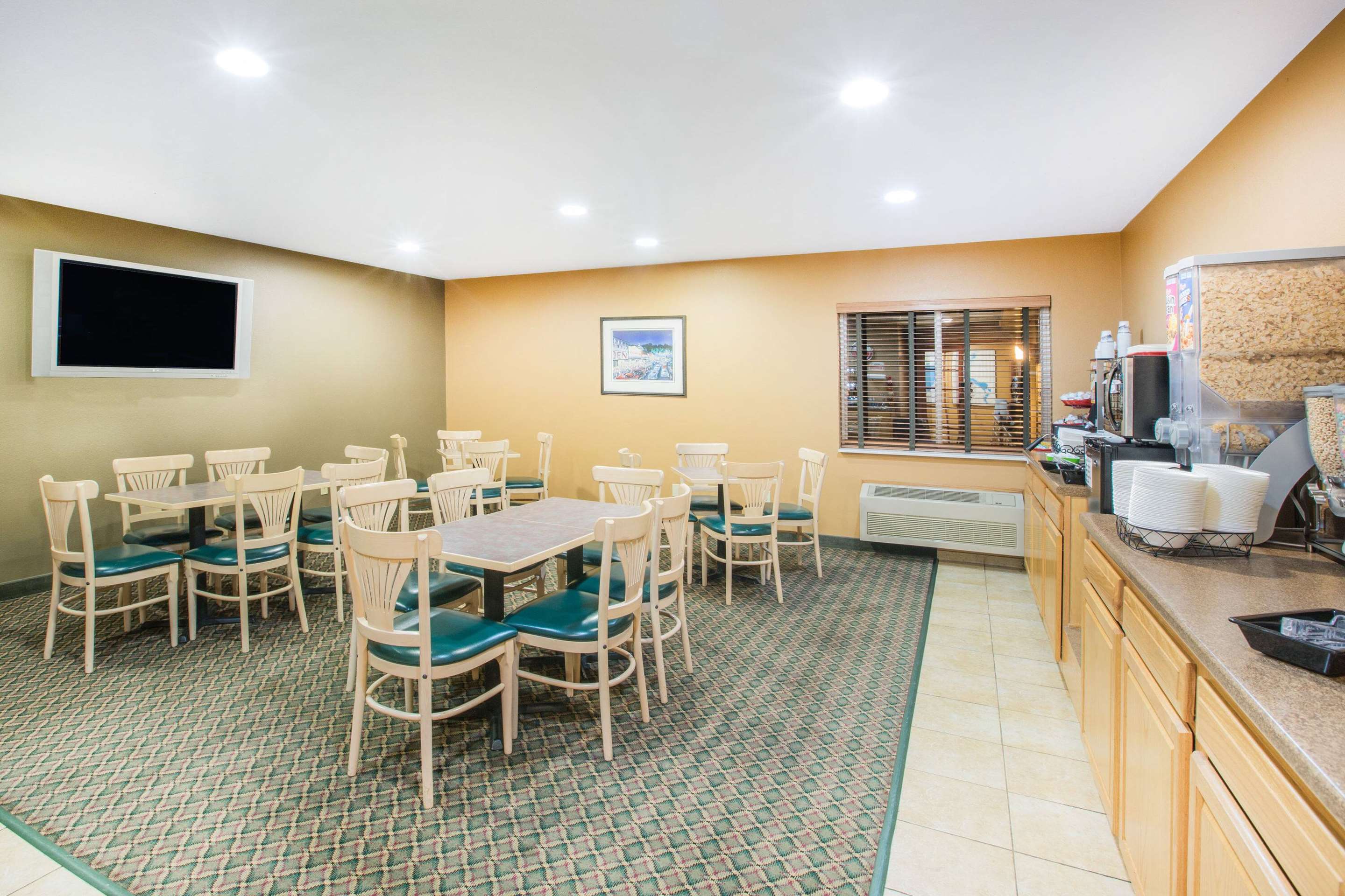 Property amenity | Ramada by Wyndham Spirit Lake/Okoboji