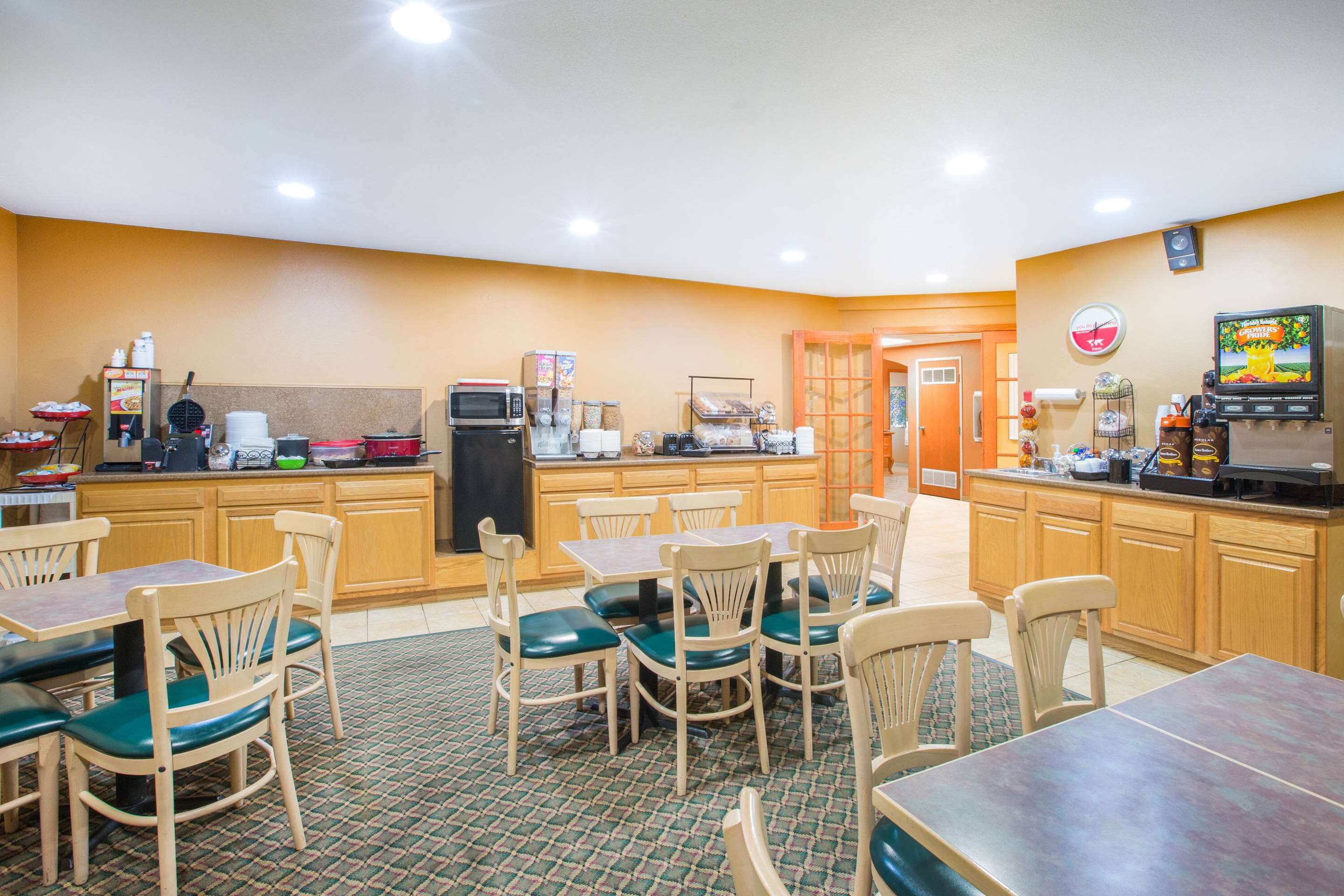 Property amenity | Ramada by Wyndham Spirit Lake/Okoboji