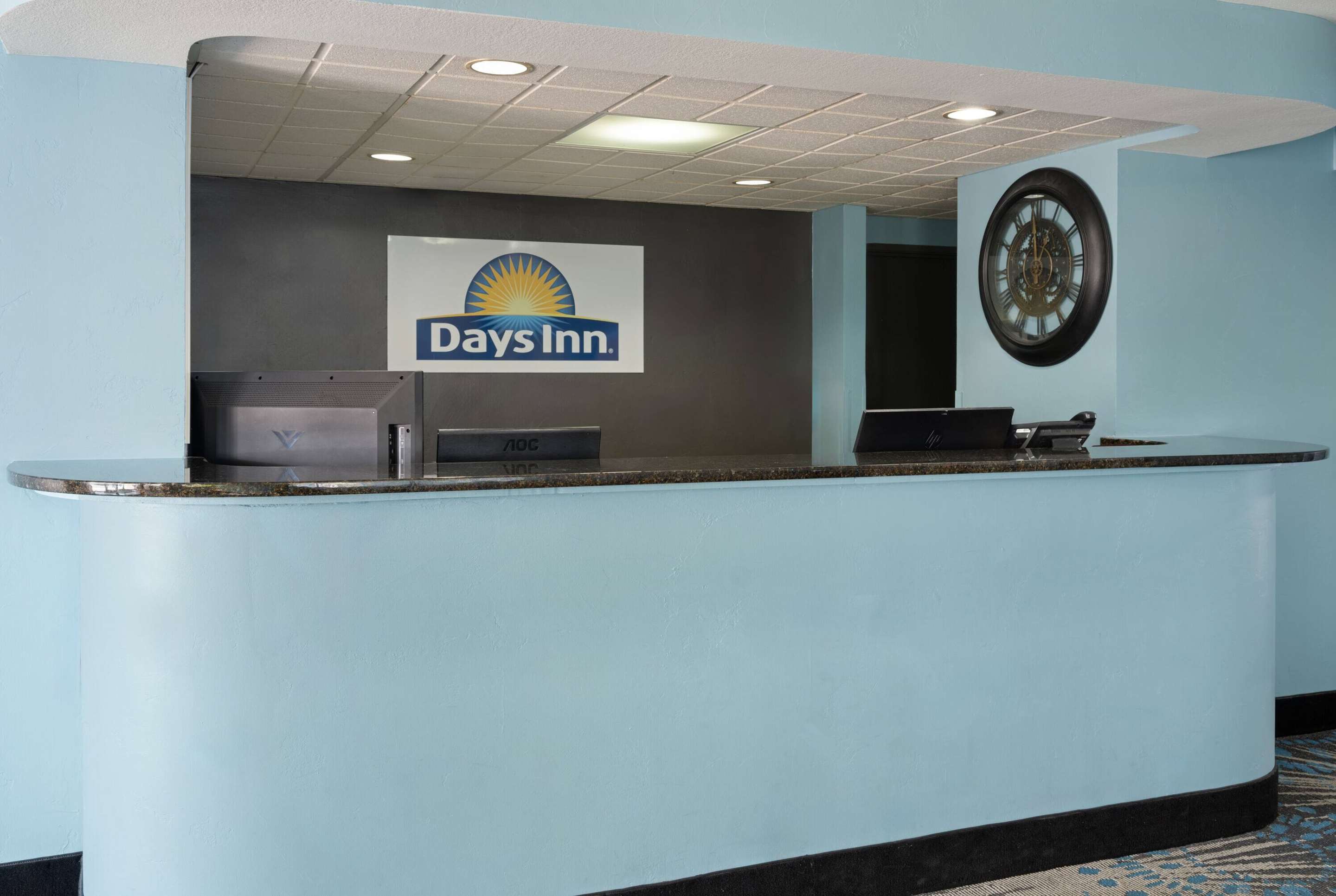 Reception | Days Inn by Wyndham Neenah