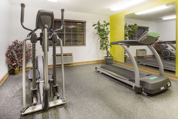 Fitness/ Exercise Room - Days Inn Lexington