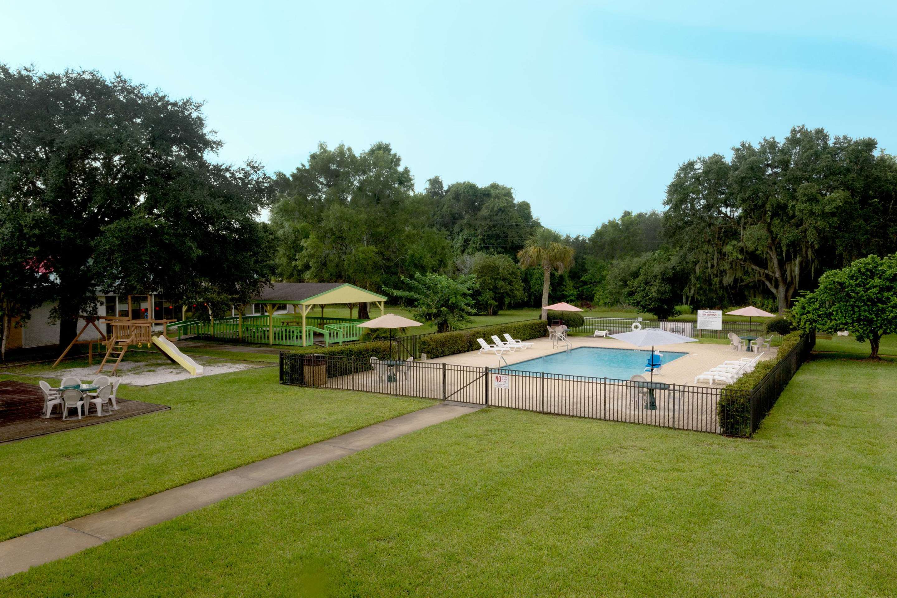 Pool | Days Inn by Wyndham Crystal River