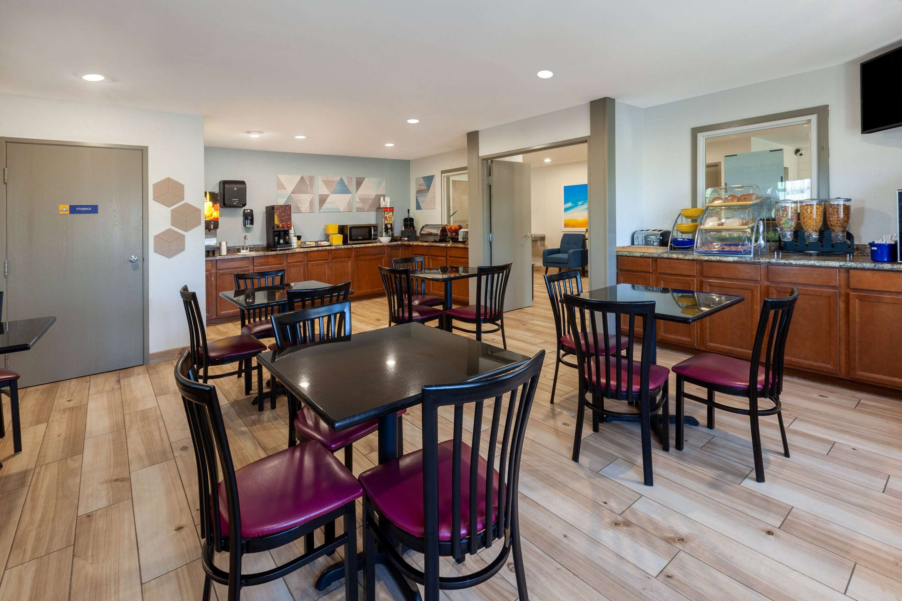 Property amenity | Days Inn by Wyndham Racine/Sturtevant