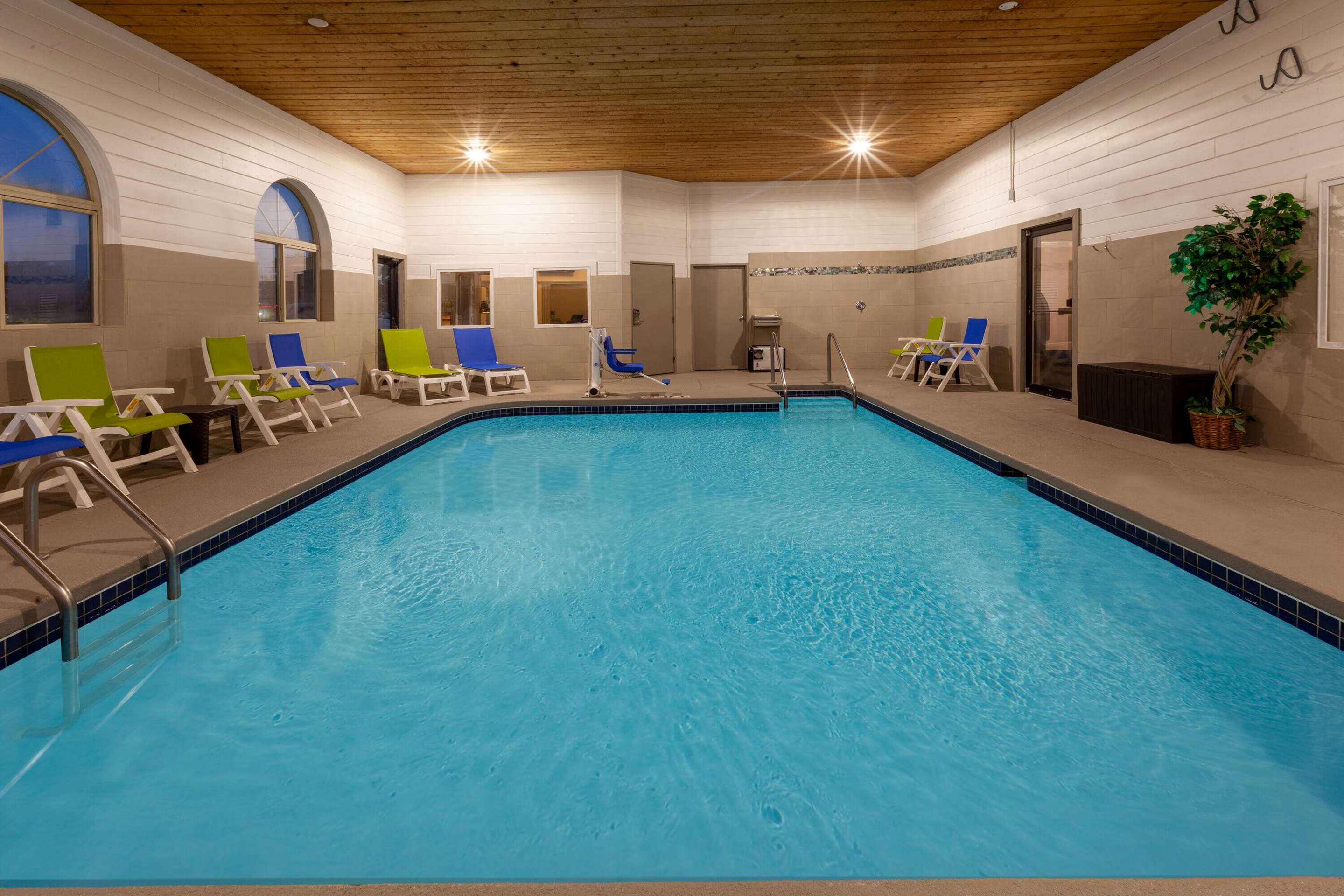 Pool | Days Inn by Wyndham Racine/Sturtevant