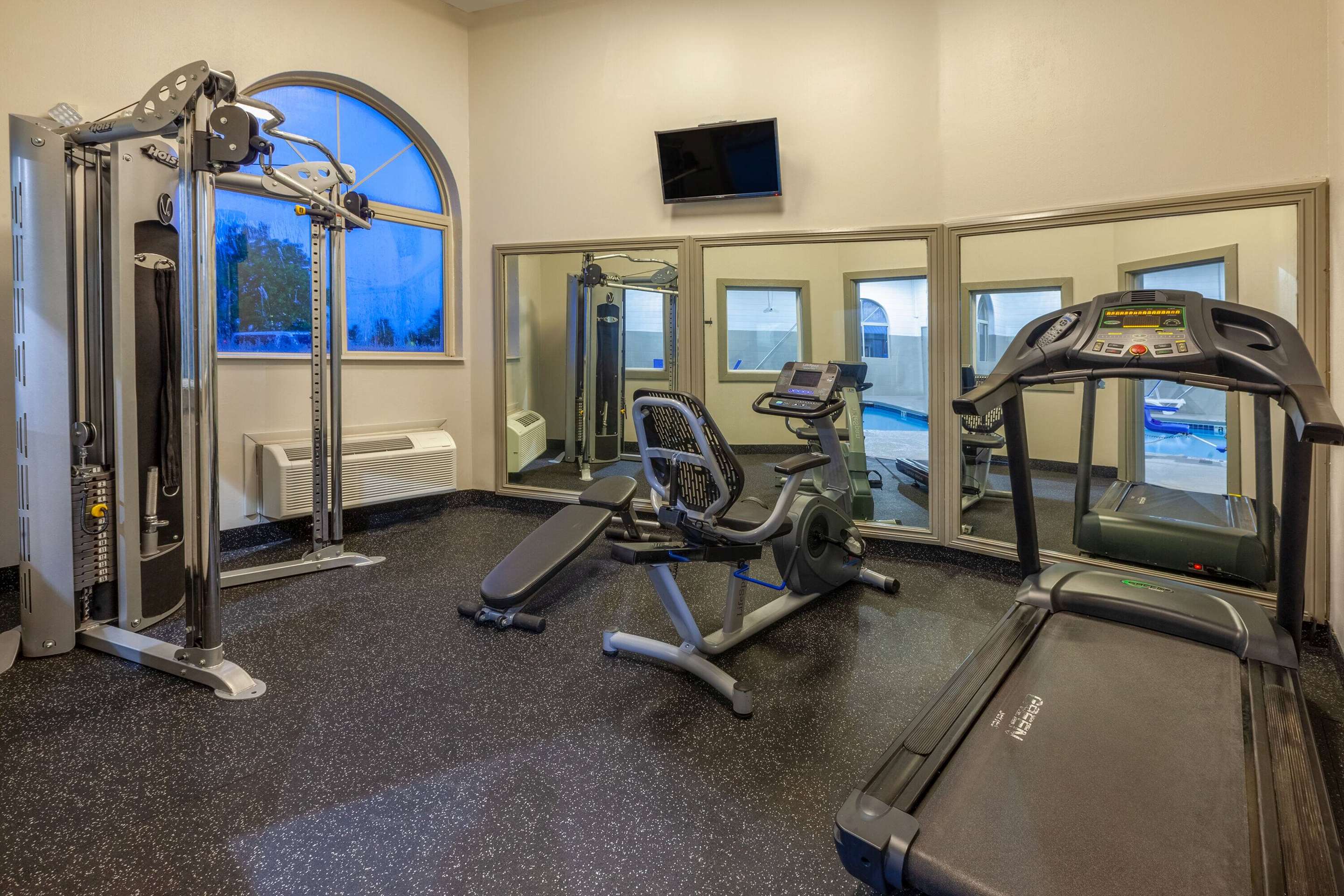 Health club fitness center gym | Days Inn by Wyndham Racine/Sturtevant