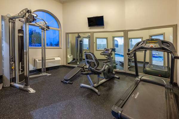 Fitness/ Exercise Room - Days Inn Mount Pleasant - I-41 & I-94, Exit 333