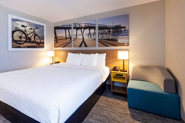  - Days Inn Mount Pleasant - I-41 & I-94, Exit 333