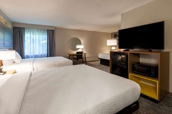 Suite - Days Inn Mount Pleasant - I-41 & I-94, Exit 333