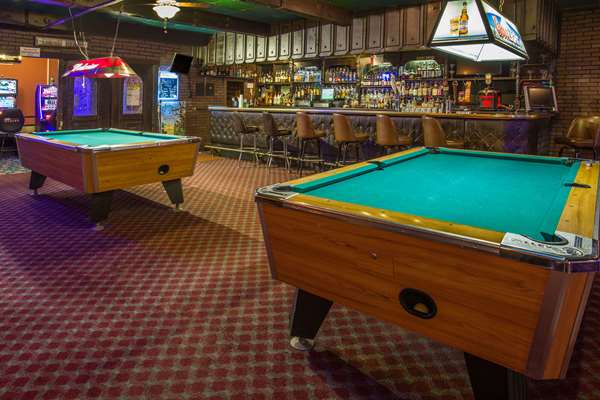 Bar - Days Inn Princeton - I-80, Exit 56