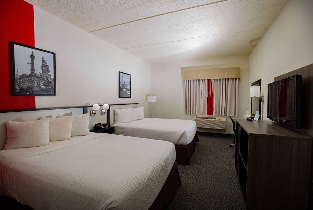 Ramada by Wyndham Bolingbrook - Tap to explore photos