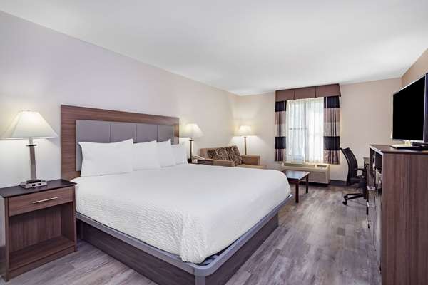  - Ramada Limited Hotel Hendersonville - I-26, Exit 49