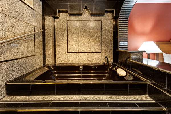 Suite - Ramada Hotel Catonsville