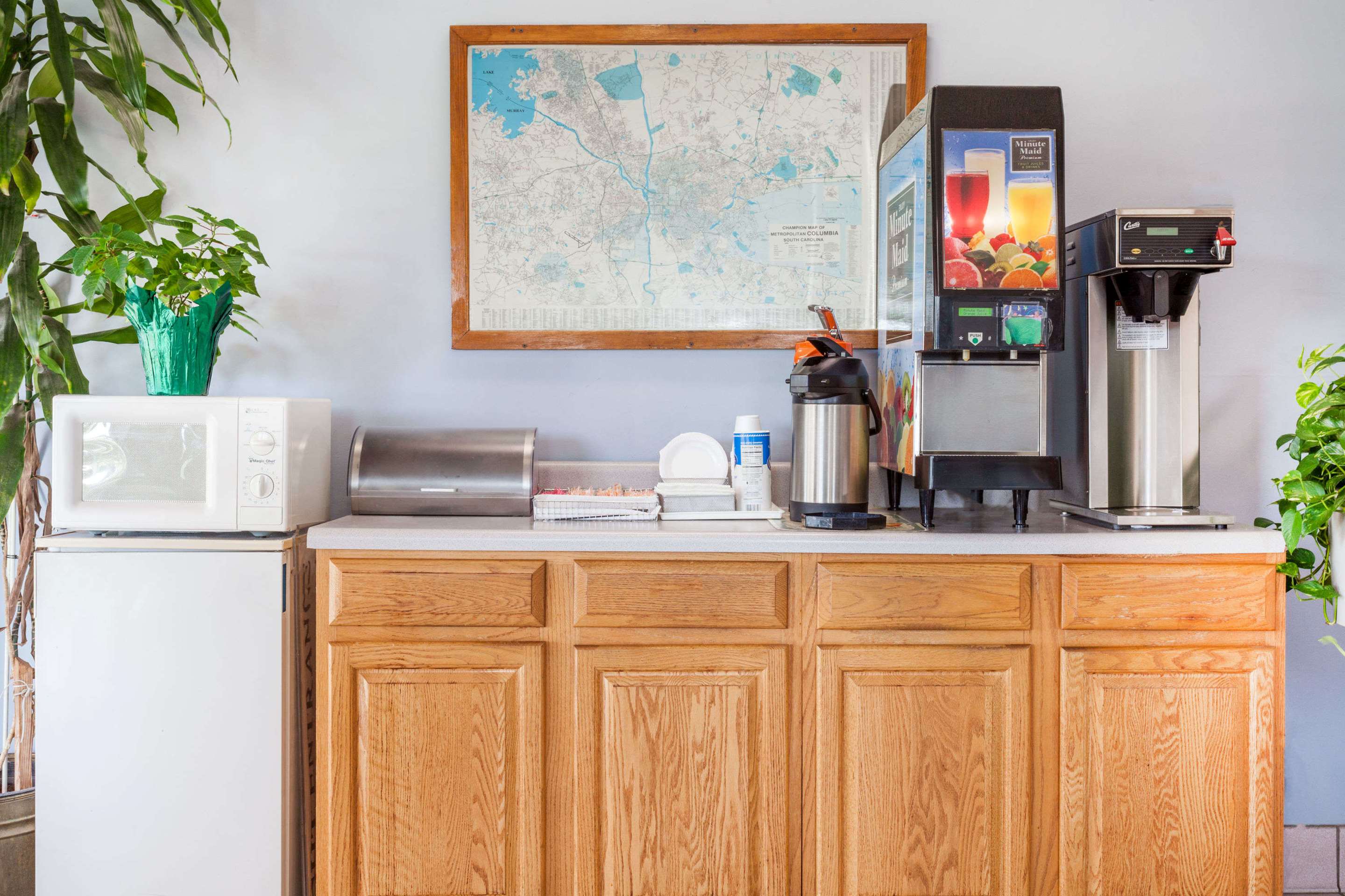 Property amenity | Knights Inn - Columbia