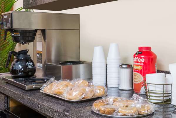  - Knights Inn Cleveland - I-75, Exit 25