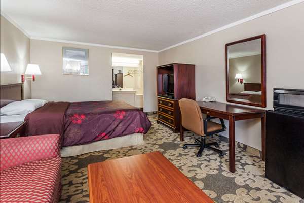  - Knights Inn Farmington Hills