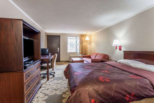  - Knights Inn Farmington Hills