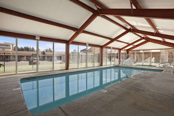 Pool - Super 8 Motel West Flagstaff