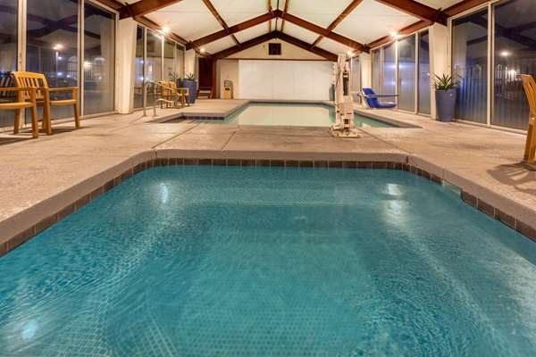 Pool - Super 8 Motel West Flagstaff