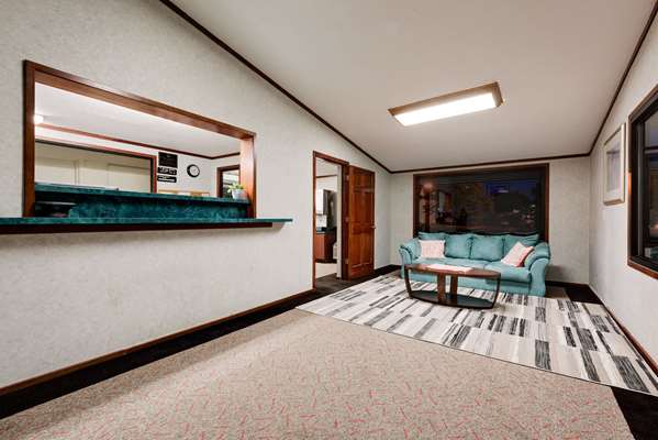  - Knights Inn Macedonia - I-271, Exit 18