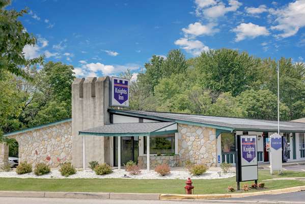 Exterior view - Knights Inn Macedonia - I-271, Exit 18