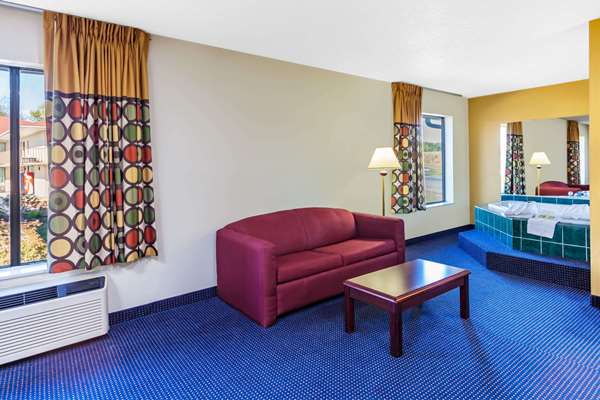  - Super 8 Hotel South Morristown - I-81, Exit 8