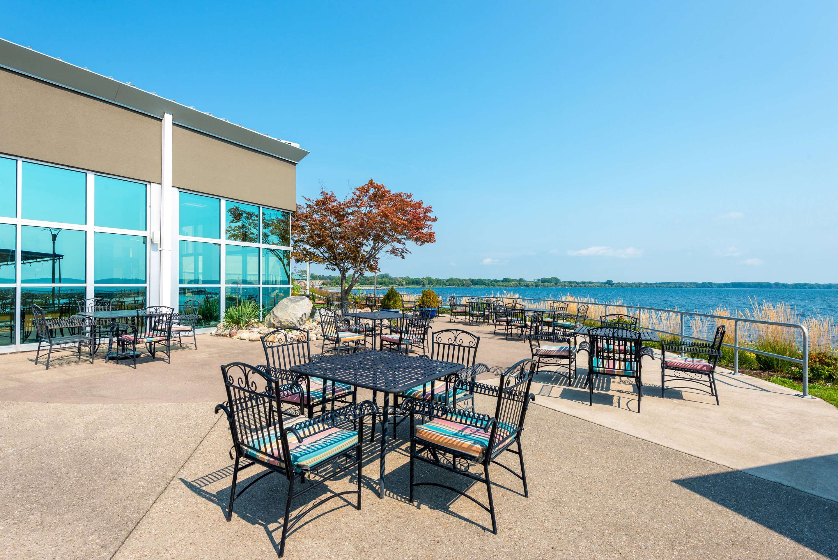 Undefined | Ramada Plaza by Wyndham Geneva Lakefront Resort