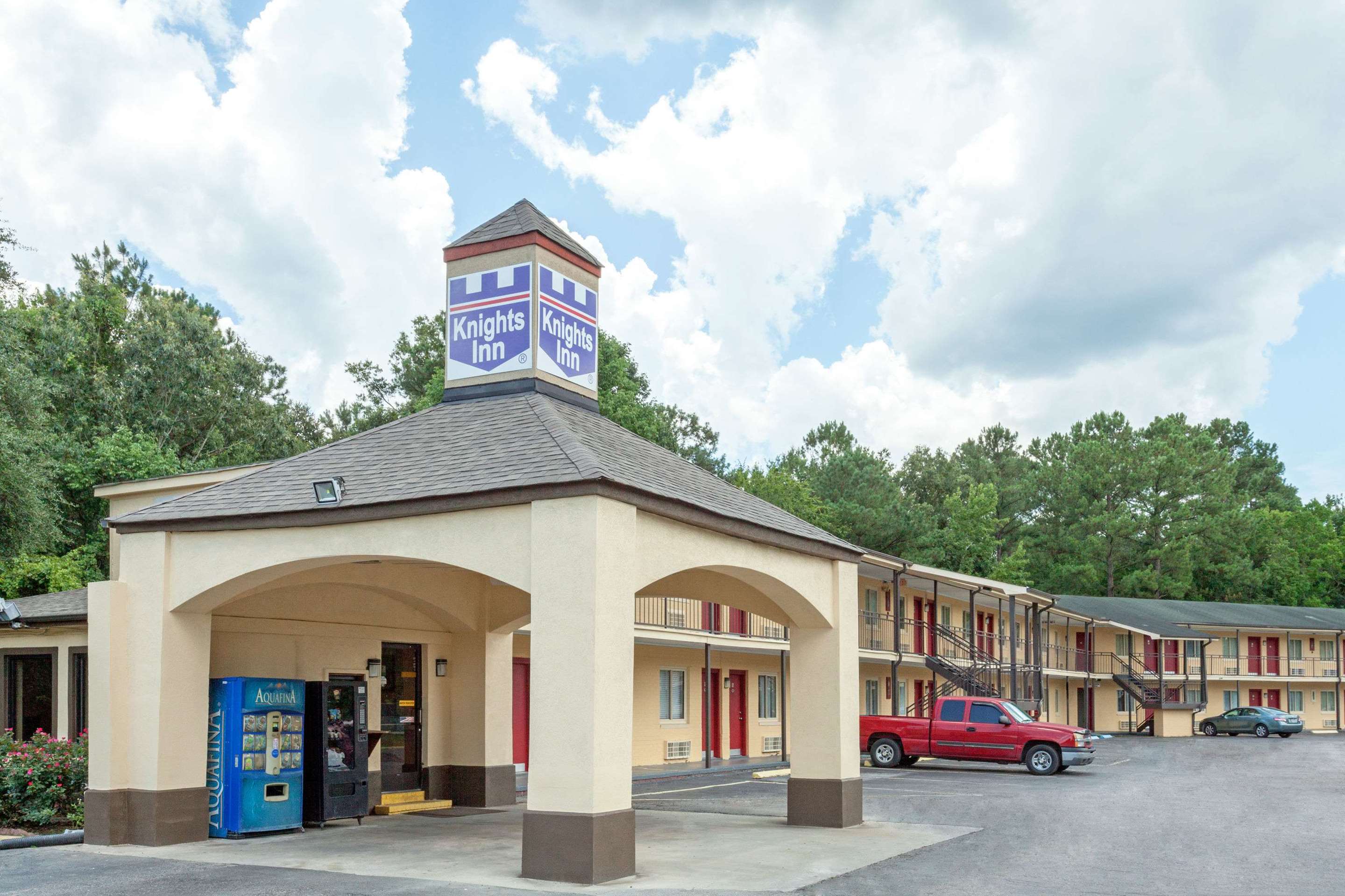 Exterior | Knights Inn Point South Yemassee