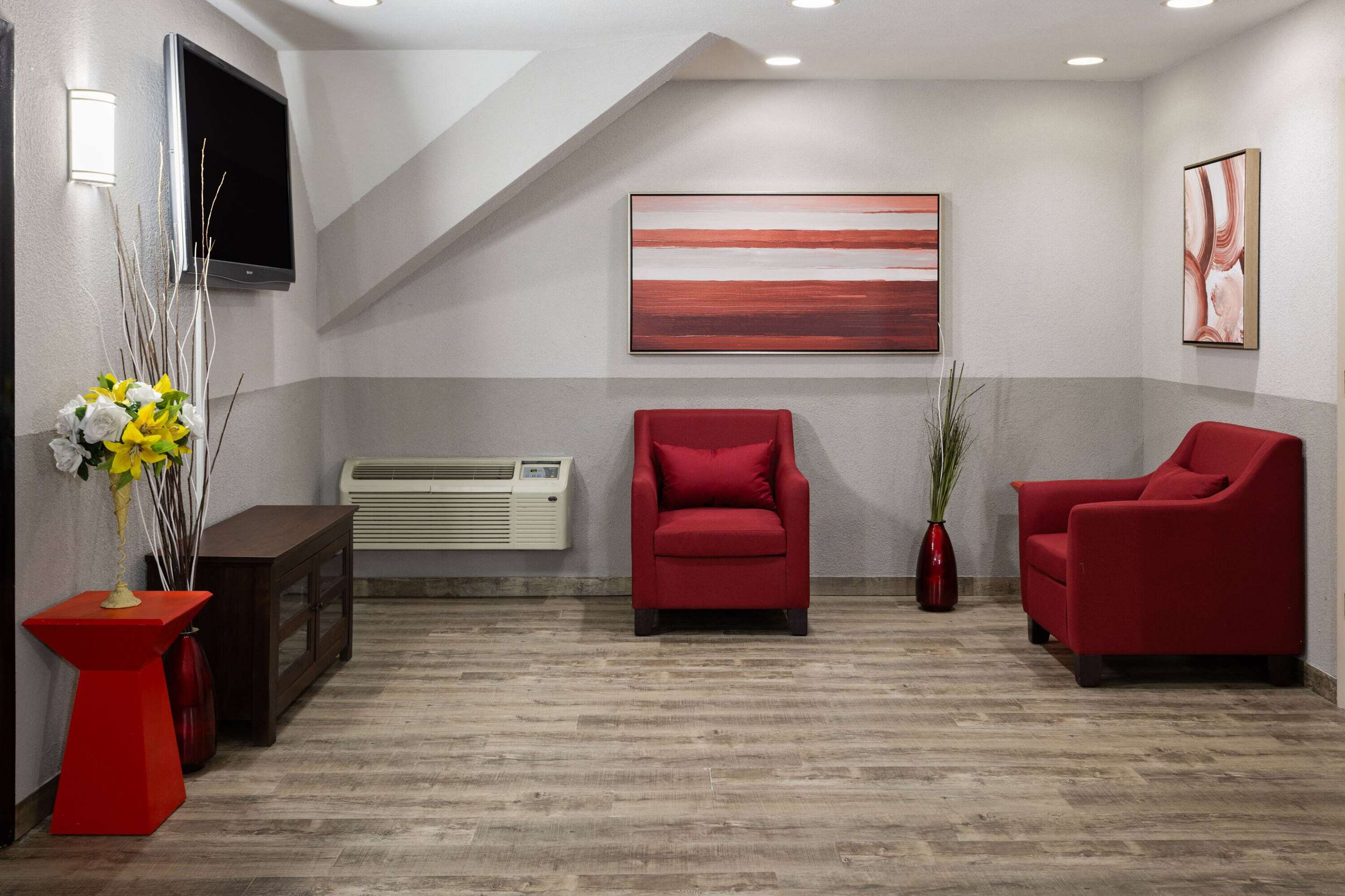 Lobby | Ramada by Wyndham Parsippany