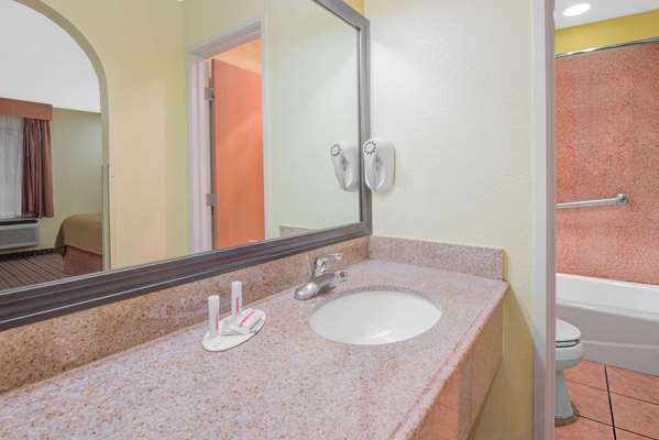  - Days Inn South Lubbock