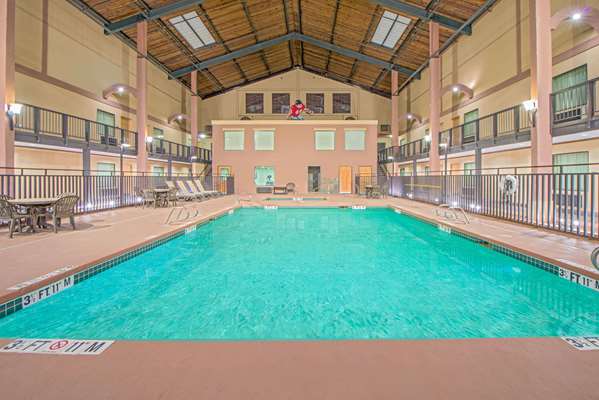 Pool - Days Inn South Lubbock