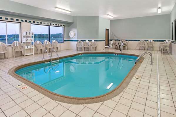 Pool - Days Inn Collinsville - I-55 & I-70, Exit 11