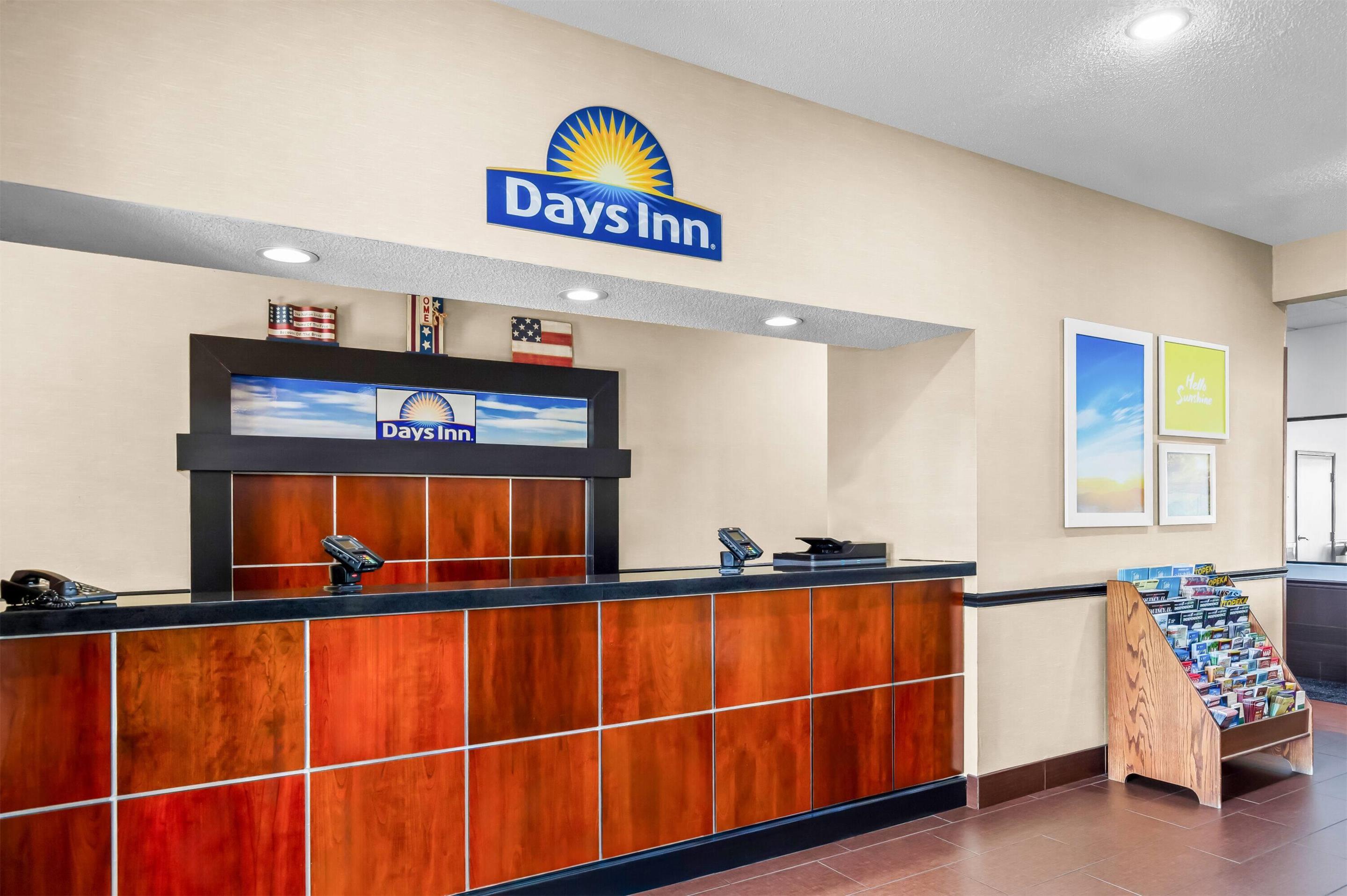 Reception | Days Inn by Wyndham Collinsville