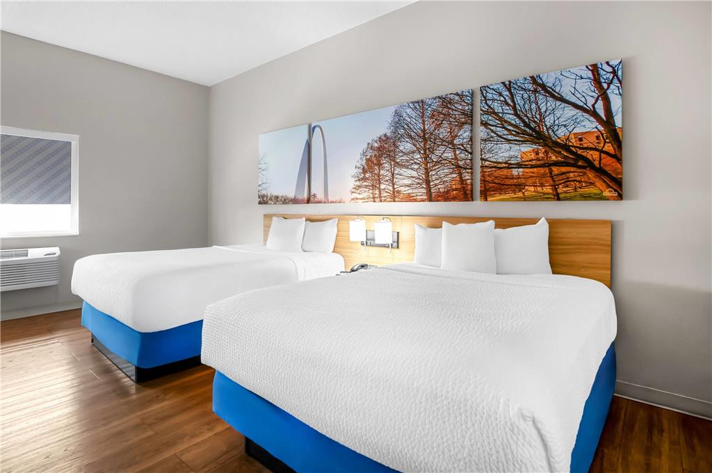 DAYS INN BY WYNDHAM COLLINSVILLE/ST-guestroom-Guest Room,On-Site,Double Room.jpg