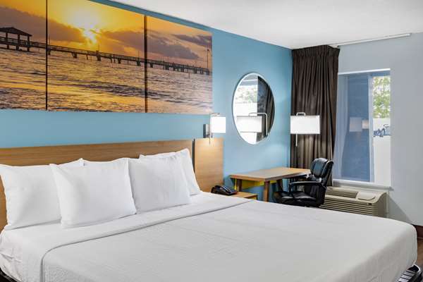  - Days Inn West Pensacola - I-10, Exit 7