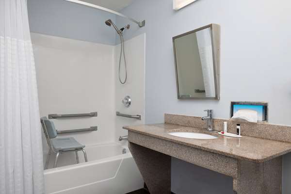  - Days Inn West Pensacola - I-10, Exit 7