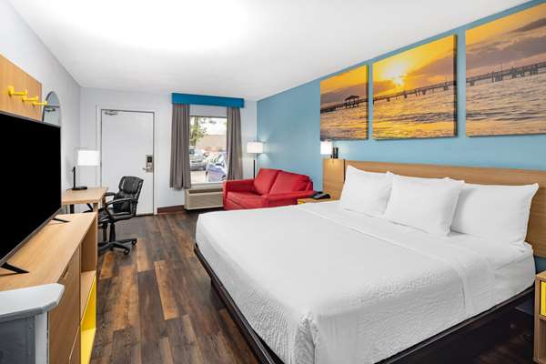  - Days Inn West Pensacola - I-10, Exit 7