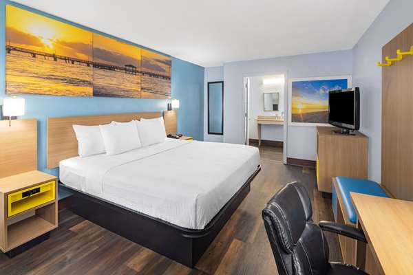  - Days Inn West Pensacola - I-10, Exit 7