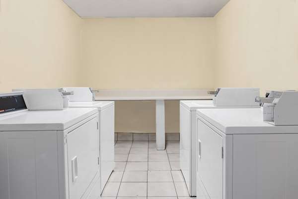  - Days Inn West Pensacola - I-10, Exit 7